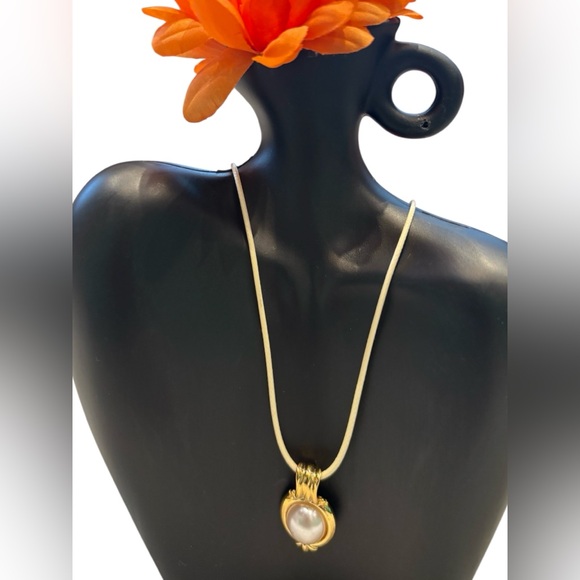 Golden Pearl Pendant - Picture 1 of 7